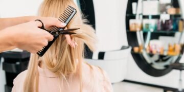 Esse corte médio ajuda a suavizar linhas de expressão e está voltando a ser tendência