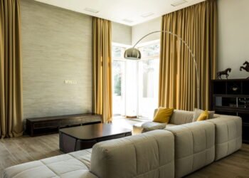 Como transformar simples cortinas em destaque na decoração da casa