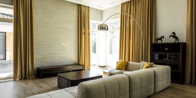 Como transformar simples cortinas em destaque na decoração da casa