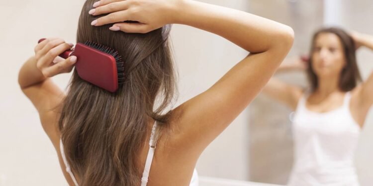 Cabelo poroso e quebradiço? Veja como recuperar usando gelatina da cozinha