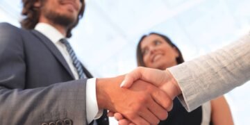 O que a medicina diz sobre não cumprimentar colegas