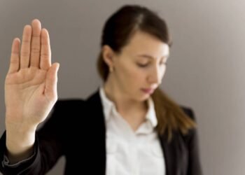 Por que tantas pessoas não conseguem dizer não, segundo a psicologia