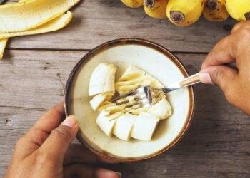 Receita de doce de banana e canela saudável com gosto de infância