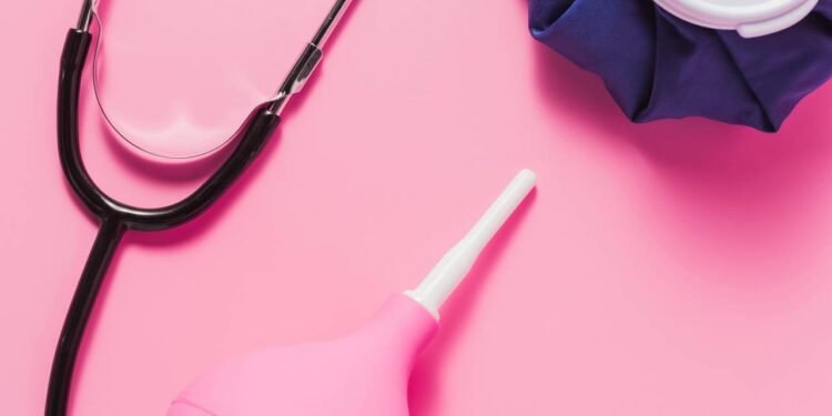 Enema - Créditos: depositphotos.com / KateNovikova