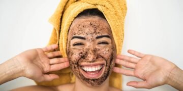 O ritual semanal que destrava sua juventude deixando a pele lisa e novinha