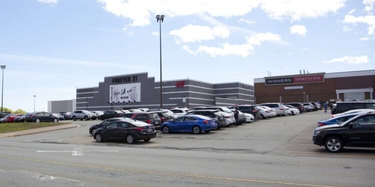 A queda da Forever 21 - Créditos: depositphotos.com / rustycanuck