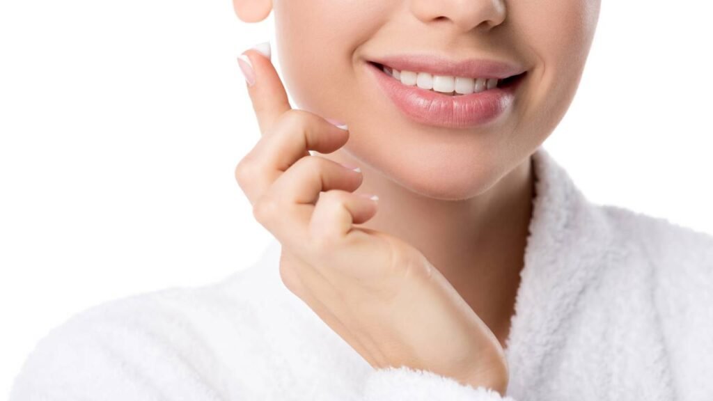 Como manter a hidratação do corpo durante a noite e acordar com a pele macia