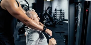 Especialistas revelam o treino que ajuda a envelhecer com energia e equilíbrio