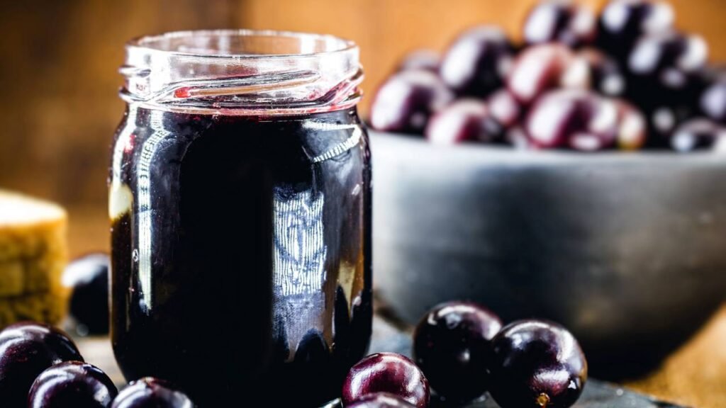 A fruta roxa brasileira mais poderosa para a saúde do coração