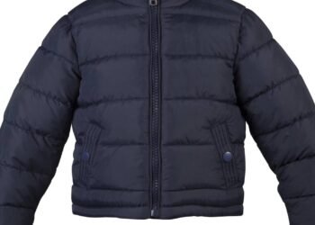 Truque japonês para guardar casacos grandes sem ocupar tanto espaço