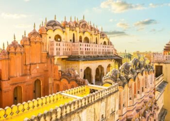 A “Cidade Rosa” que encanta com palácios, tradições e cores únicas