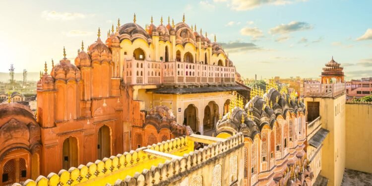 A “Cidade Rosa” que encanta com palácios, tradições e cores únicas