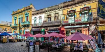 O bairro mais colorido da América do Sul está roubando a cena em Buenos Aires