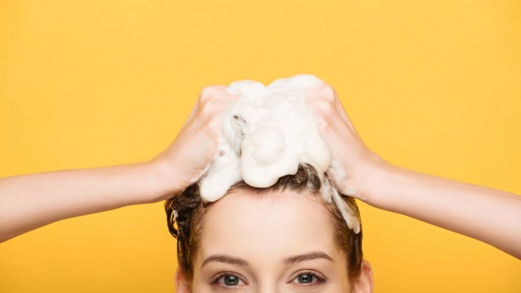 Top 3 tinturas que disfarçam os fios brancos sem pesar no visual