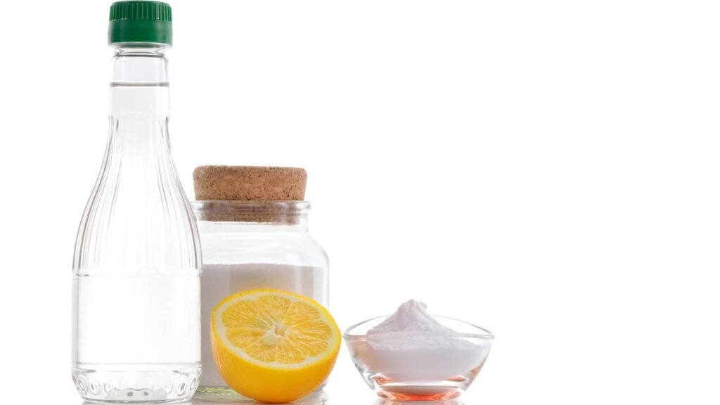 Desinfetante natural com aroma cítrico que deixa a casa impecável