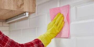 3 truques caseiros para deixar seus azulejos como novos