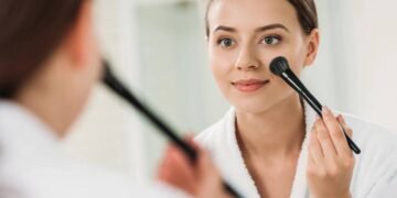 Fiz essa maquiagem em oito minutos e parece que acabei de sair do spa