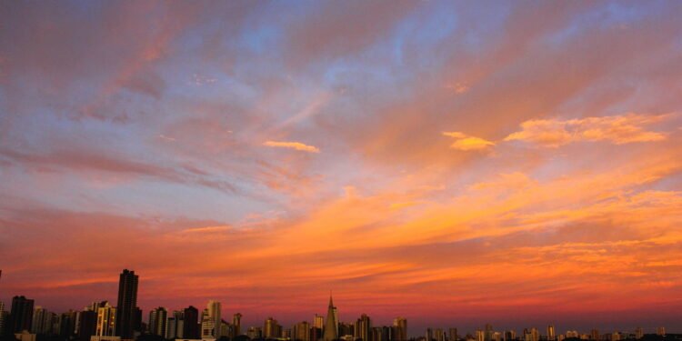 Fim de tarde em Maringá - Créditos: depositphotos.com / icasavechia