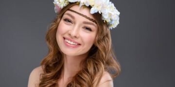 Penteados simples que rejuvenescem estão dominando os salões em 2025