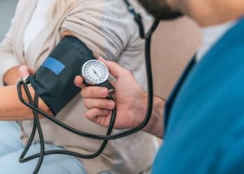 A pressão arterial ideal para idosos acima de 70 anos