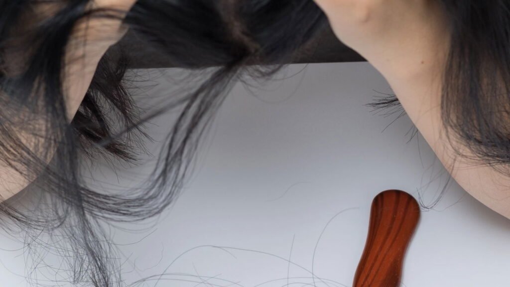 Queda de cabelo excessiva pode ser sinal de alerta, dizem médicos