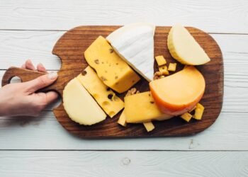 Como armazenar queijo do jeito certo e mantê-lo fresco por semanas