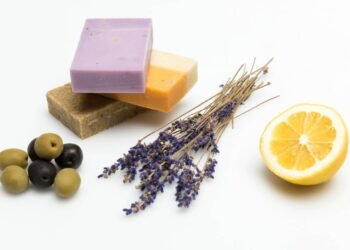 Faça seu próprio sabonete artesanal com lavanda cultivada em casa