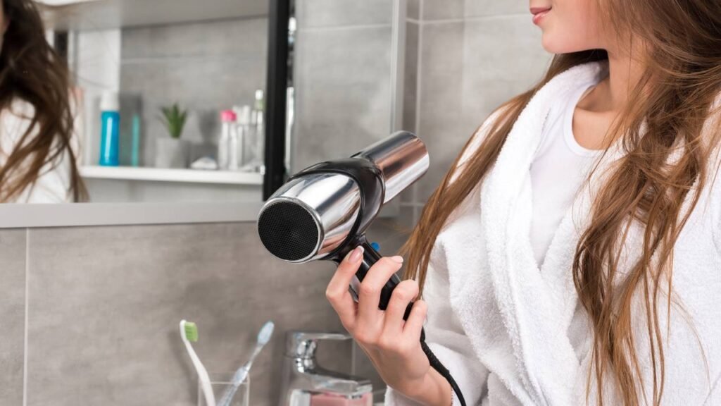 Erro comum no banheiro pode causar choque e você nem percebe