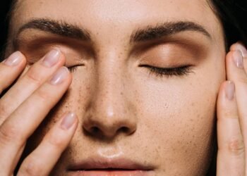 A melhor rotina de beleza para quem quer economizar sem perder o brilho