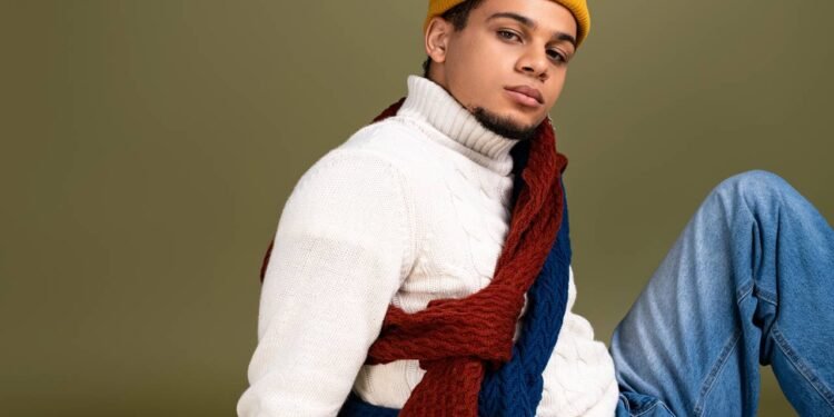 O suéter que dominou os anos 90 voltou e está dominando nas lojas