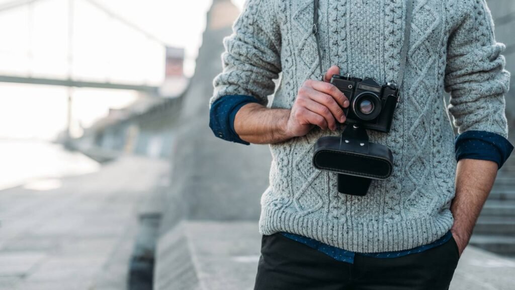 O suéter que dominou os anos 90 voltou e está dominando nas lojas