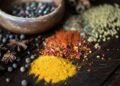 5 temperos naturais que fortalecem o corpo e transformam o sabor da sua cozinha