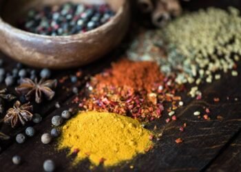 5 temperos naturais que fortalecem o corpo e transformam o sabor da sua cozinha