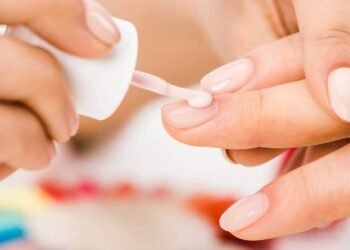 Os 7 tipos de unhas que são sucesso entre as mulheres com mais de 50 anos