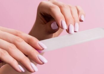 O estilo de unha mais amado do ano transforma até os visuais mais simples