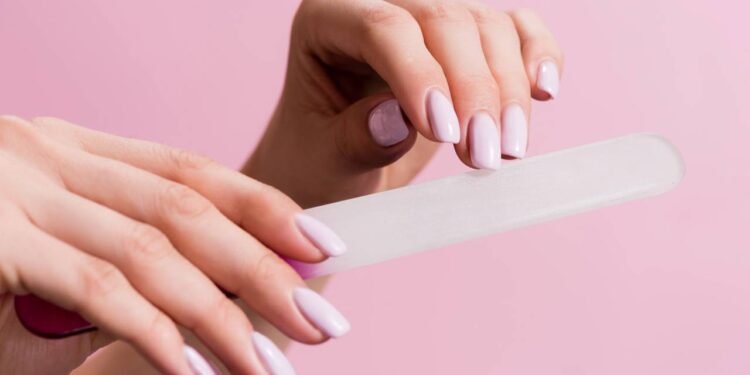 O estilo de unha mais amado do ano transforma até os visuais mais simples