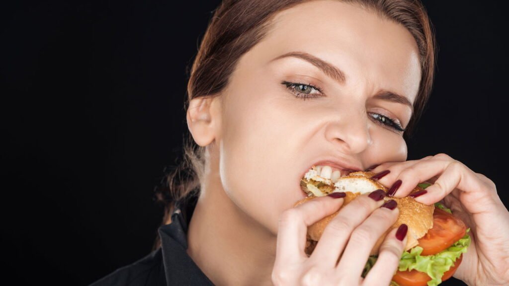 Alimentos criados para viciar? A ciência revela o impacto dos ultraprocessados