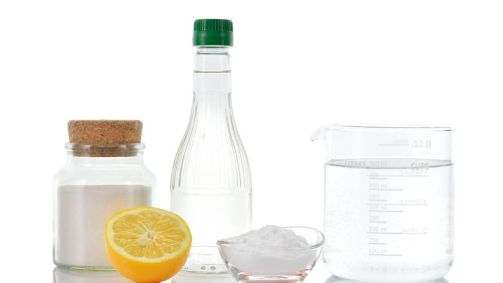 Garanta uma limpeza completa das frutas e verduras com esses 3 ingredientes