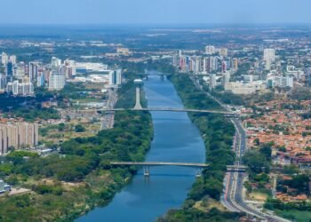 Conhecida como Cidade Verde, este destino surpreende com áreas sombreadas e tranquilas