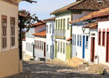 8 cidades secretas de Minas onde dá para viver bem e ir à praia