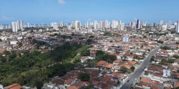 Essa capital à beira-mar está encantando quem busca tranquilidade e cultura
