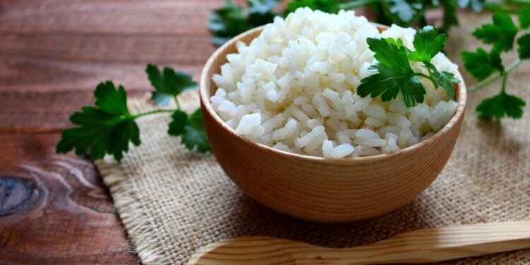 Arroz integral destaca-se pelo seu perfil nutricional rico - Créditos: depositphotos.com / Ale33