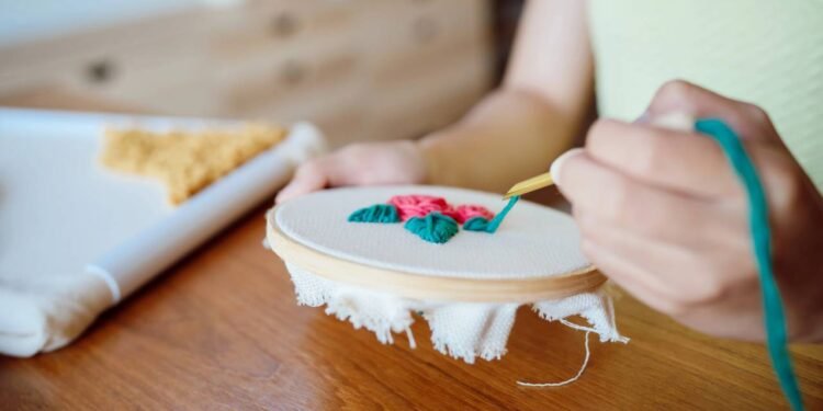 4 ideias práticas e fáceis de como ganhar uma renda extra com artesanato