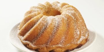 Bolo de liquidificador fácil com apenas 6 ingredientes