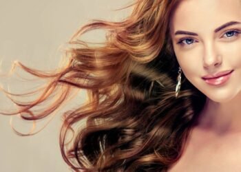 Dicas para montar uma rotina capilar em casa e conquistar fios saudáveis com brilho de salão