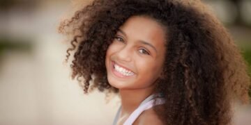 As melhores marcas para cuidar de cabelos afros com perfeição