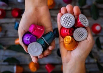 Transforme cápsulas de café usadas em elegantes porta-velas