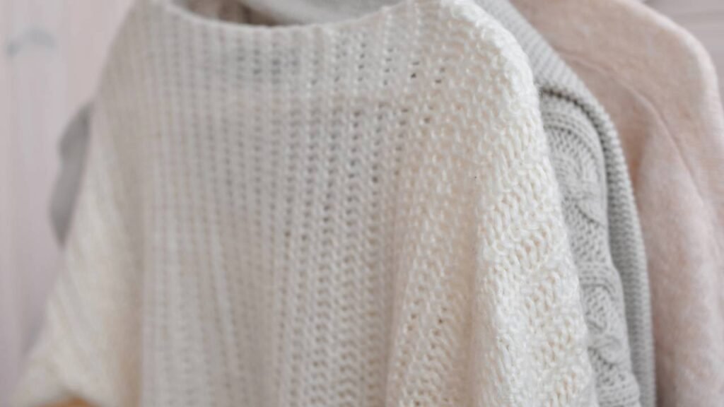 4 formas modernas de usar cardigan sem perder a maestria