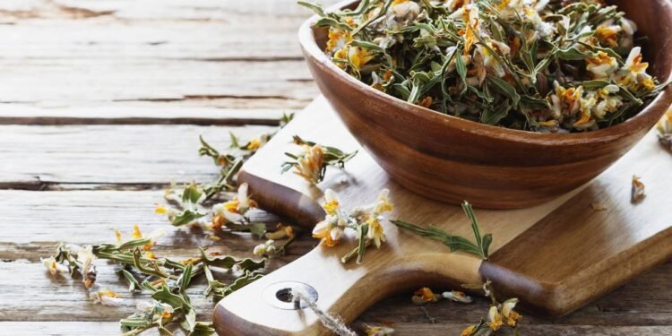 Preparar o chá de carqueja é simples e rápido - Créditos: depositphotos.com / Saharosa39