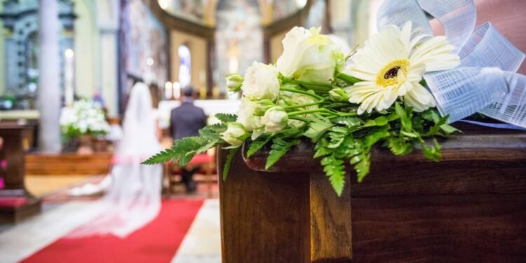 Ninguém conta quanto realmente custa casar na igreja - Créditos: depositphotos.com / elitravo